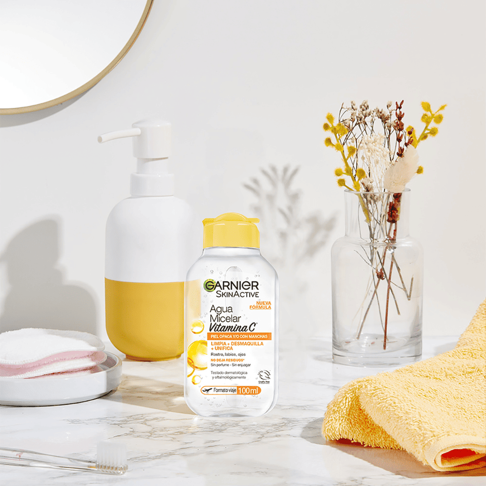 agua micelar Garnier Express Aclara